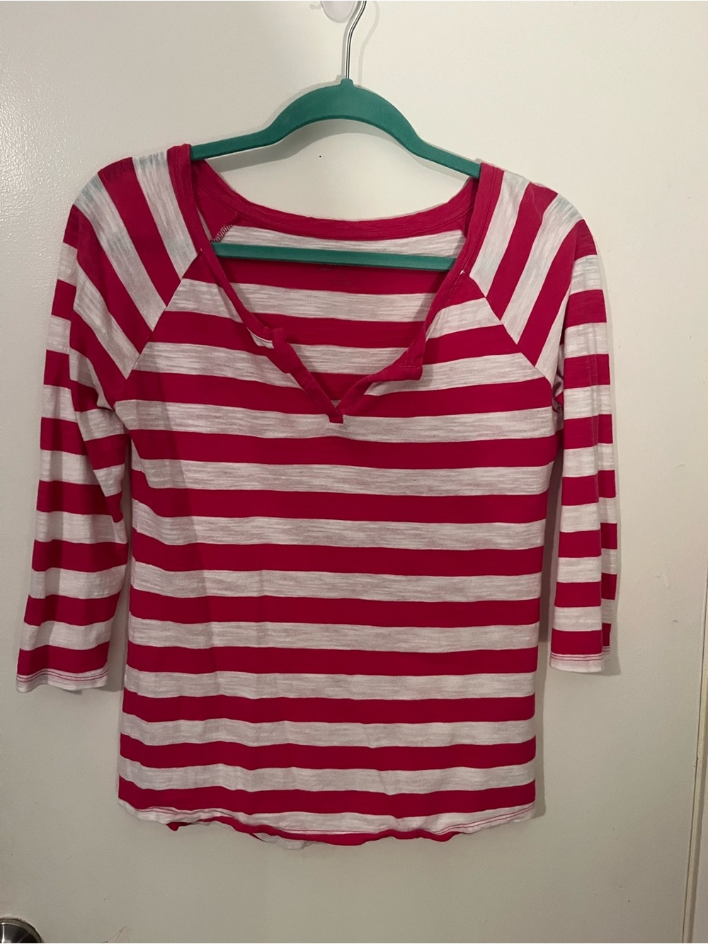 Y2K Arizona Pink Striped Knit V-Neck Raglan 3/4 Sleeve Top Women’s Size S